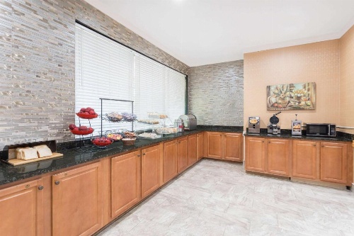 Ramada by Wyndham Asheville Southeast image 20