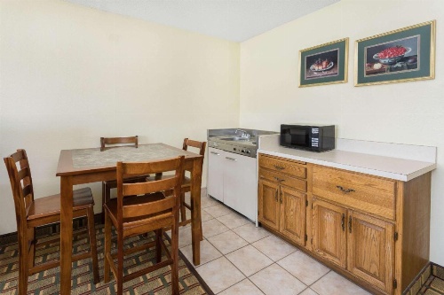 Ramada by Wyndham Asheville Southeast image 22