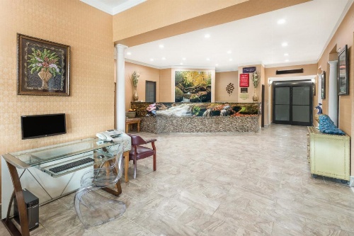 Ramada by Wyndham Asheville Southeast image 23