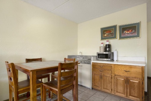 Ramada by Wyndham Asheville Southeast image 37